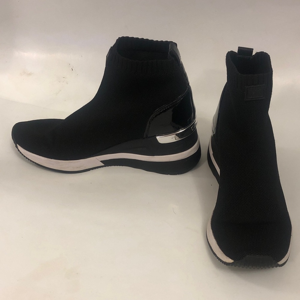 Michael Kors 6M Sneakers Black Slip-On White & Silver detail Excellent Condition